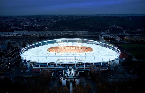 德國2-0完勝匈牙利，首支晉級淘汰賽球隊誕生！一起來看歐洲杯球場之斯圖加特競技場