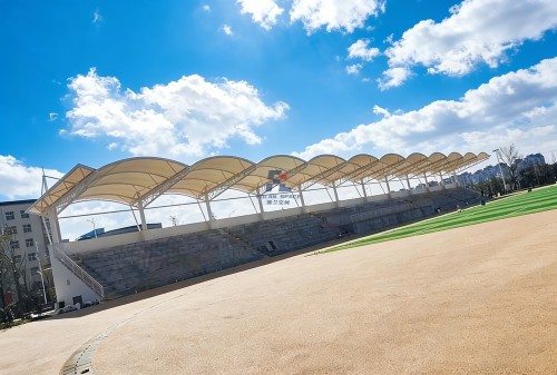 案例賞析｜竹節(jié)拱造型 + 精細(xì)排水工藝，鑄就校園膜結(jié)構(gòu)新地標(biāo)